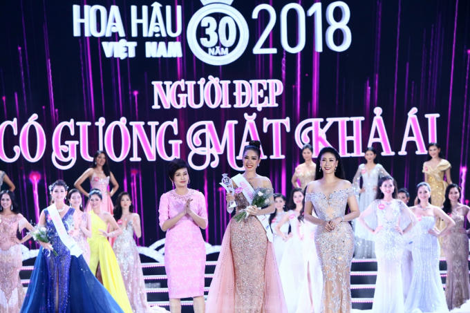 Diện váy Hoàng Hải, Hà Kiều Anh, Diệu Hoa khoe nhan sắc không tuổi tại chung kết Hoa hậu Việt Nam 2018