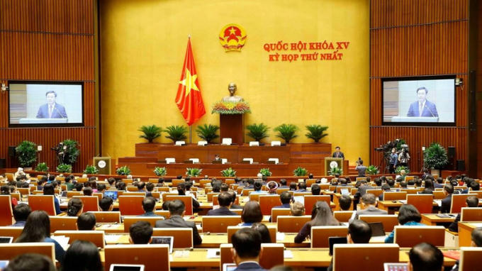 Kỳ họp thứ nhất Quốc hội khóa XV đã thông qua Nghị quyết 30 tạo cơ sở pháp lý quan trọng để Chính phủ triển khai hiệu quả công tác phòng, chống dịch.
