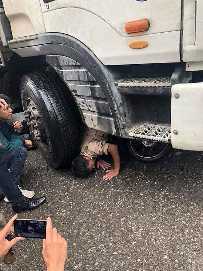 Hàng ngày, trên mạng xã hội những hình ảnh bạo lực vẫn đều đặn được đăng tải.