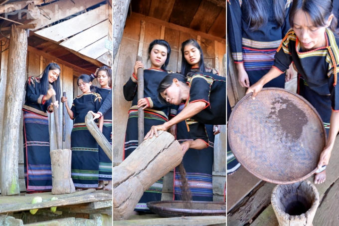 Giã cà phê và sàng lọc thành bột mịn trước hiên nhà. (Ảnh: Đoàn Bắc)