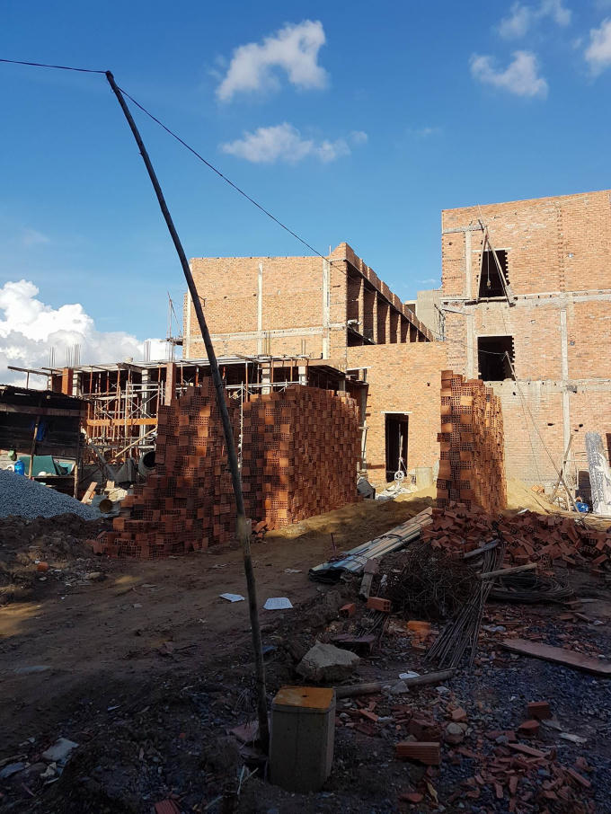 Một công trình có dấu hiệu sai phép trên địa bàn phường Thạnh Lộc.