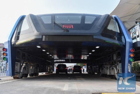 Xe buýt trên không. Ảnh: NEW CHINA.