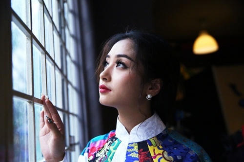 Thu Hằng từng rửa bát nuôi tiếng hát.
