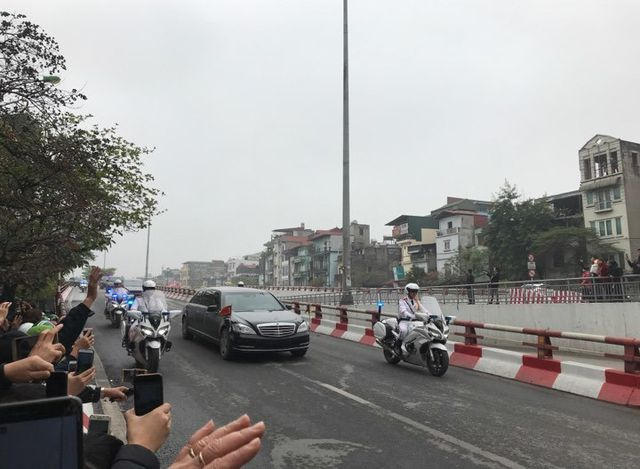 Trực tiếp - Chủ tịch Triều Tiên Kim Jong-un đã về tới khách sạn ở Hà Nội