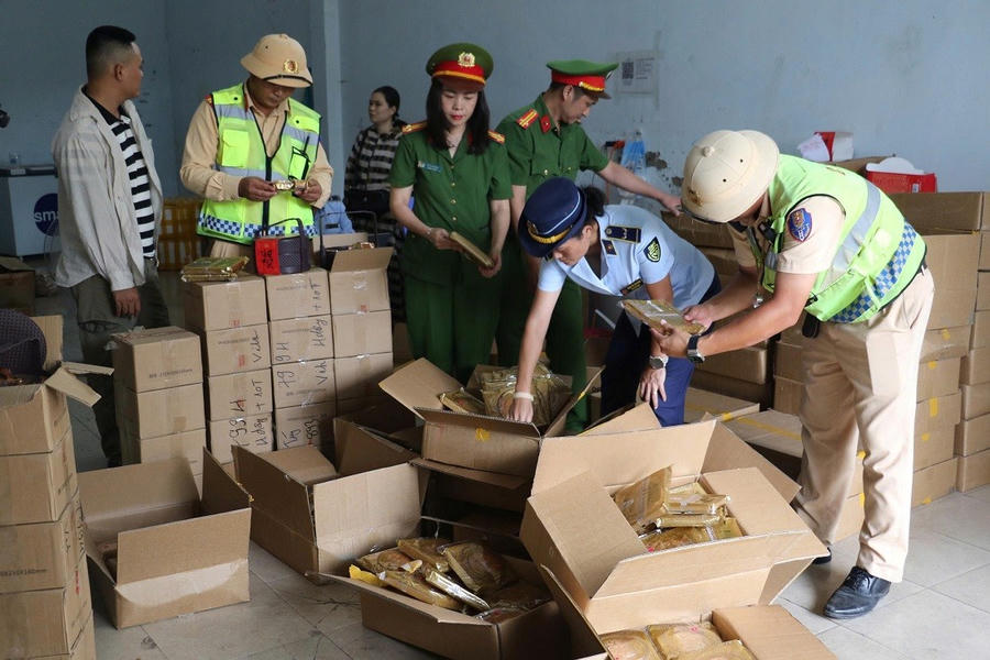 Nghệ An tăng cường kiểm tra, xử lý ác hành vi vi phạm pháp luật về an toàn thực phẩm dịp Tết Trung thu.