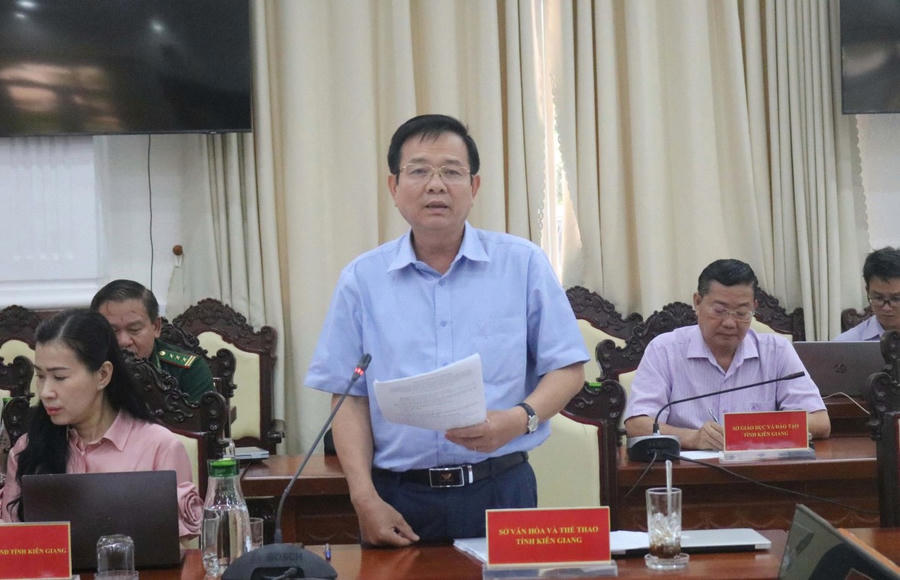 Ông Nguyễn Văn Sáu - Giám đốc Sở Văn hóa và Thể thao tỉnh Kiên Giang phát biểu tại cuộc họp