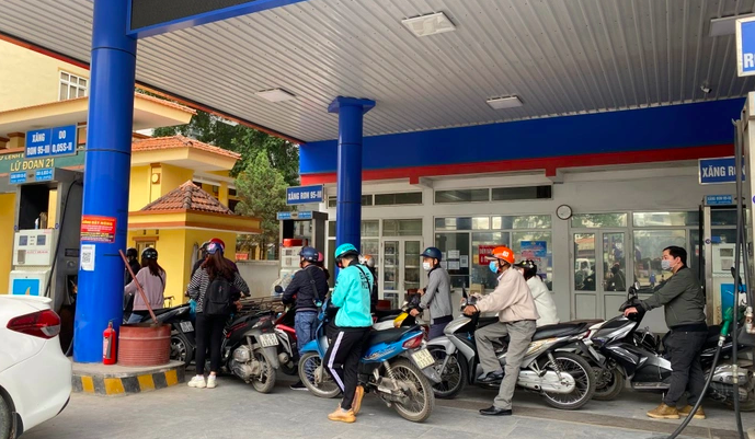 Giá xăng dầu đồng loạt giảm mạnh trước nghỉ lễ 30/4