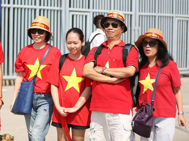 Nhiều cổ động viên đã đến sân Wibawa Muki từ rất sớm