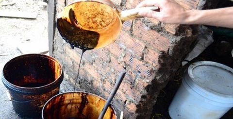 Hỗn hợp hóa chất tạo mùi cho cà phê. Ảnh: Tiền Phong