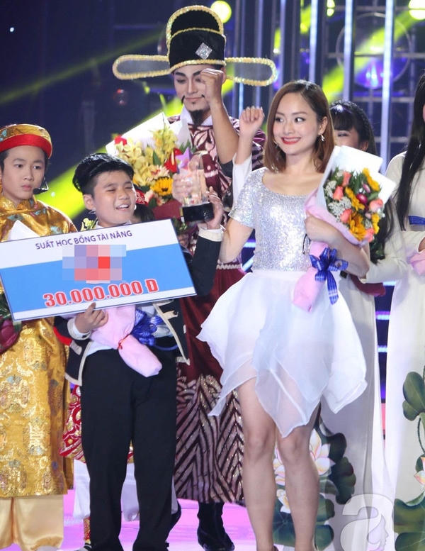 Cặp đ&ocirc;i Ho&agrave;ng Qu&acirc;n - Khương Ngọc chiến thắng tại Gương mặt th&acirc;n quen nh&iacute;