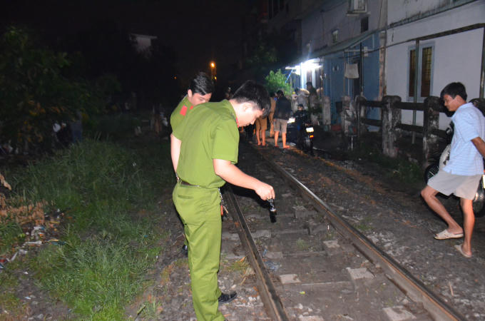 Cơ quan công an khám nghiệm hiện trường.