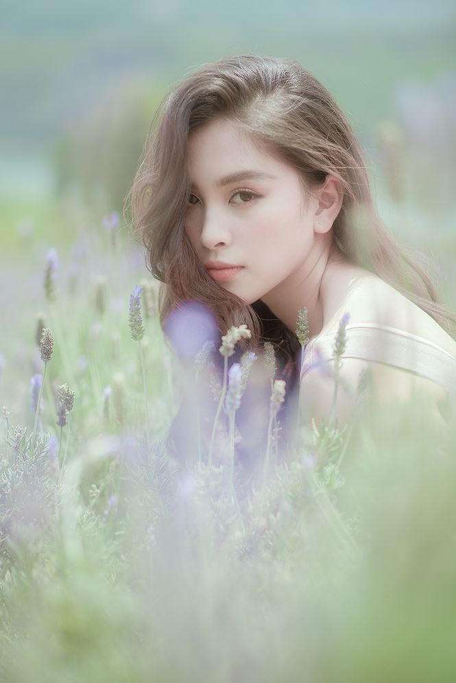 Ngất ngây với vẻ ngọt ngào của Hoa hậu Tiểu Vy sau nửa năm đăng quang