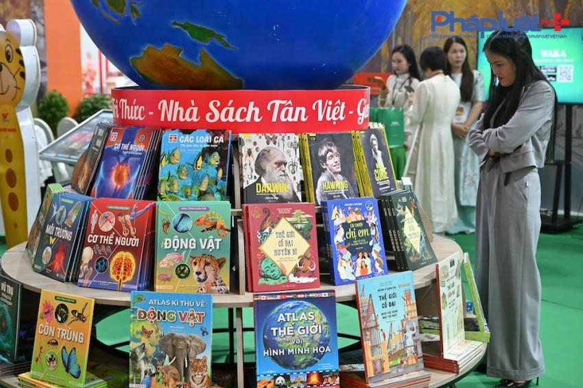 Cận cảnh các gian hàng của các địa phương trưng bày tại Hội chợ Mùa thu lần thứ I