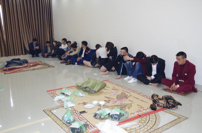 Các đối tượng và tang vật thu giữ được (Ảnh: Công an Hà Nam).