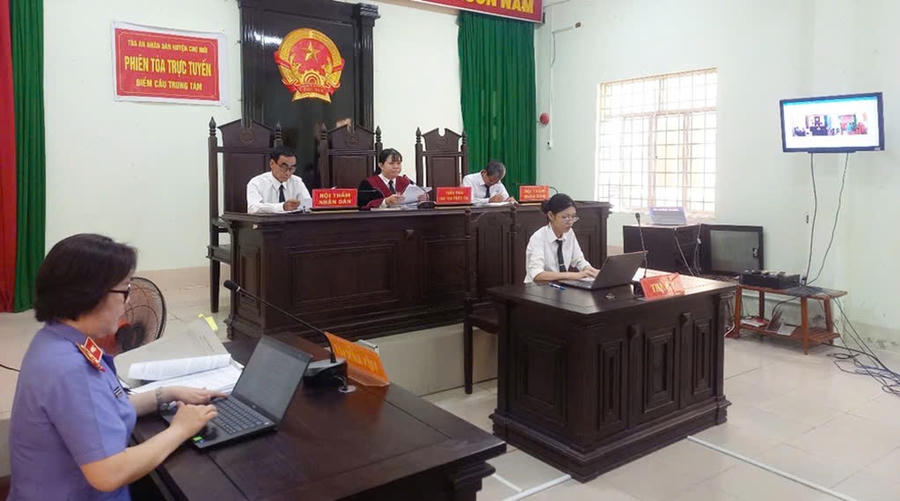 Phiên tòa trực tuyến xét xử bị cáo Cao Thị Thiên Thư