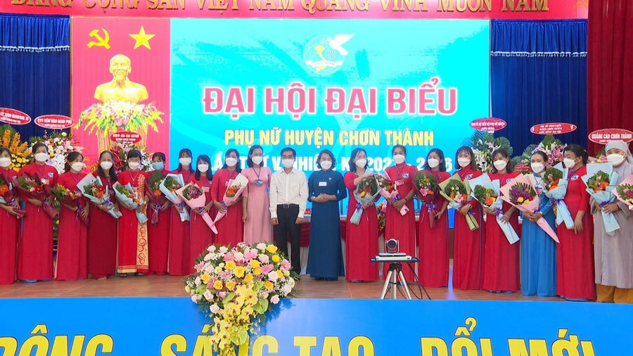Những người phụ nữ luôn hoàn thành xuất sắc nhiệm vụ.
