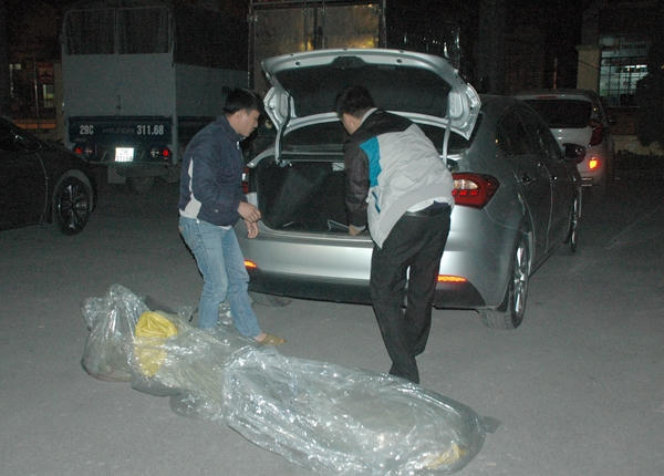 Chiếc xe chở nội tạng thối.