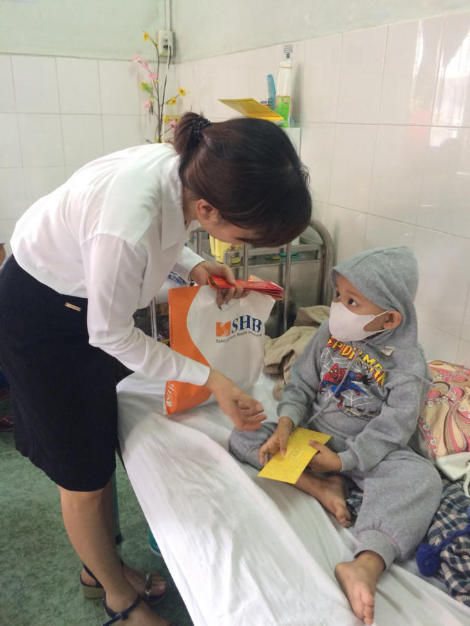 Món quà đầy ý nghĩa của SHB đã mang đến mùa xuân ấm áp cho các bệnh nhi nghèo tại Tp. Hồ Chí Minh