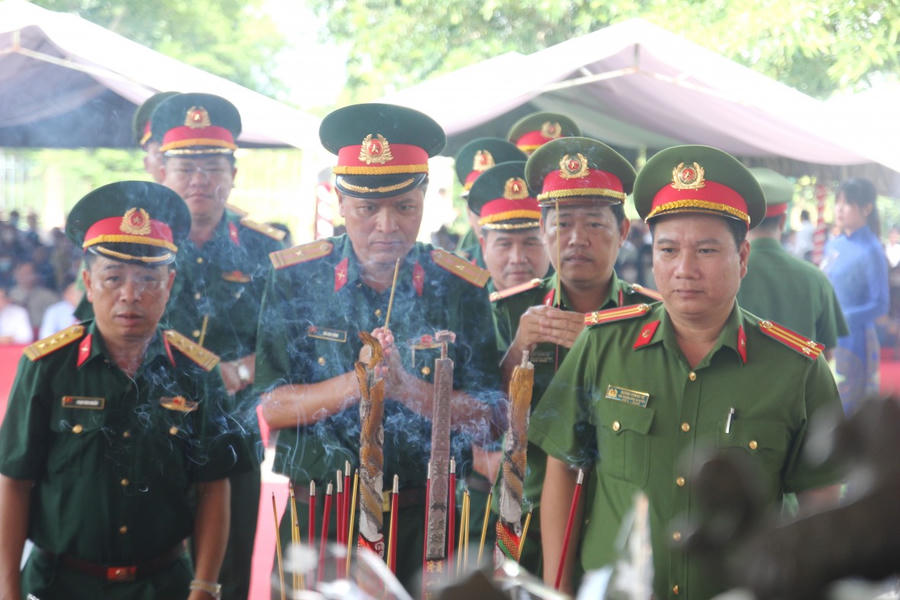 Ngày Lễ lớn, Ðền thờ Chủ tịch Hồ Chí Minh luôn là điểm tổ chức được nhiều cấp ủy đảng, chính quyền, đoàn thể, Công an, Quân đội… tổ chức các lễ dâng hương, lễ báo công.