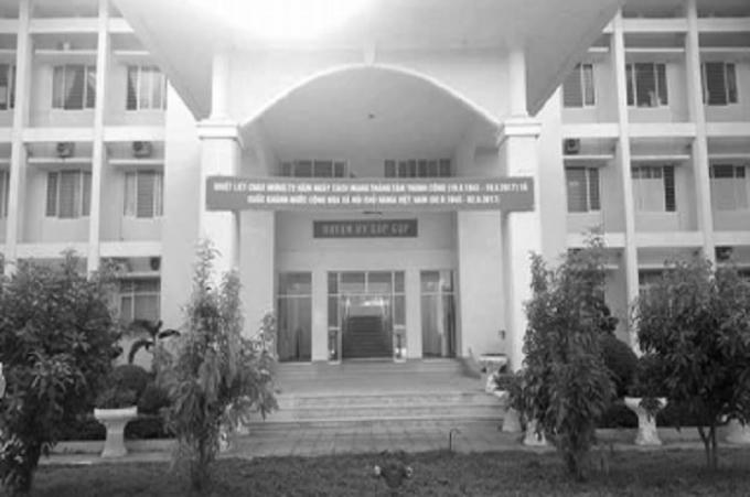 Trụ sở Huyện ủy Sốp Cộp - công trình do liên doanh Cty DĐK và Cty ACC trúng thầu xây dựng.