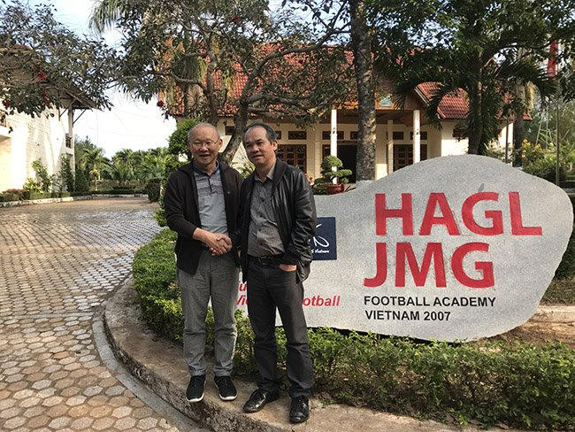 Để mừng cho bầu Đức...