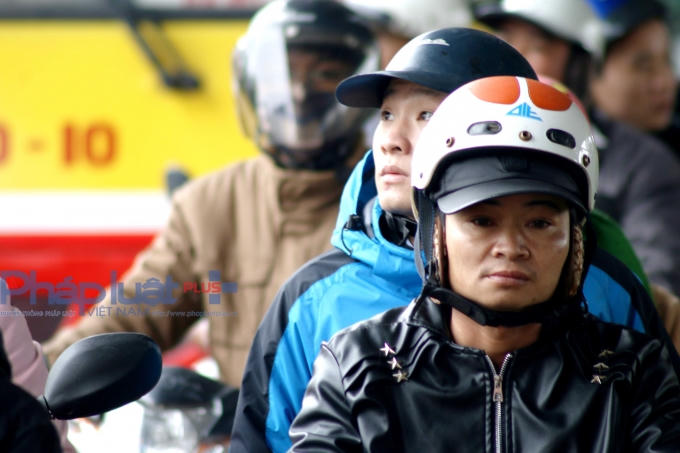 Các phương tiện di chuyển rất khó khăn.