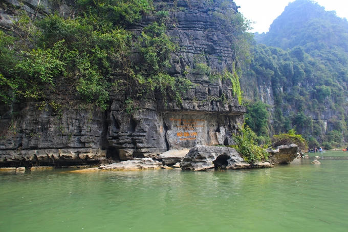 Núi Địa Linh cũng là một bối cảnh trong Phim.