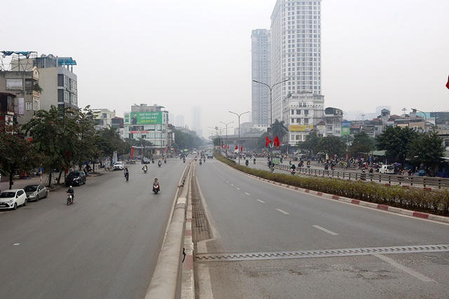 Đường Nguyễn Trãi, con đường huyết mạch ở phía Tây Thủ đô vốn luôn đông đúc vào mọi thời điểm trong ngày thường.