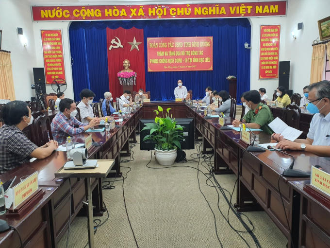 Quang cảnh buổi làm việc.