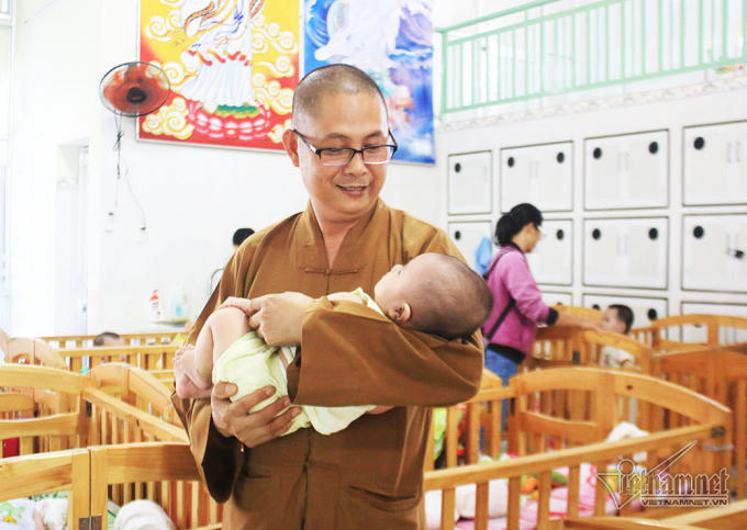 “Các con đến với tôi thì tôi phải làm gì đó cho cuộc đời các con tốt hơn”, ông bố đơn thân nói.