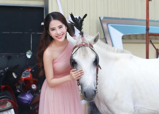 Nam Em xinh đẹp tựa thiên thần.