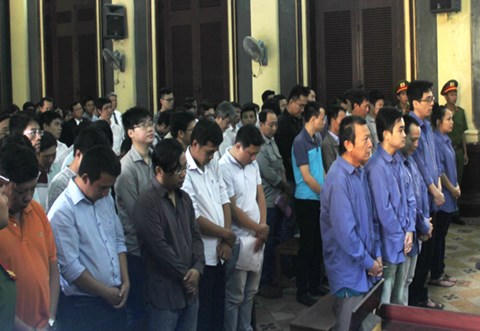 Các bị cáo trong đường dây đánh bạc trăm tỉ.