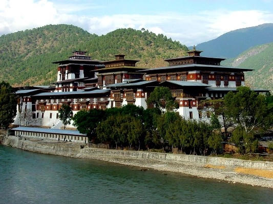 Đất nước Bhutan được mệnh danh là "quốc gia hạnh phúc" nhất trên thế giới. Ảnh: internet.