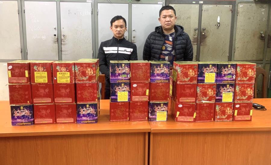 Hai đối tượng cùng tang vật