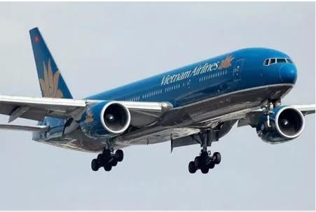 Máy bay Boeing 777 của Vietnam Airlines bị hỏng động cơ vì chim trời đâm va