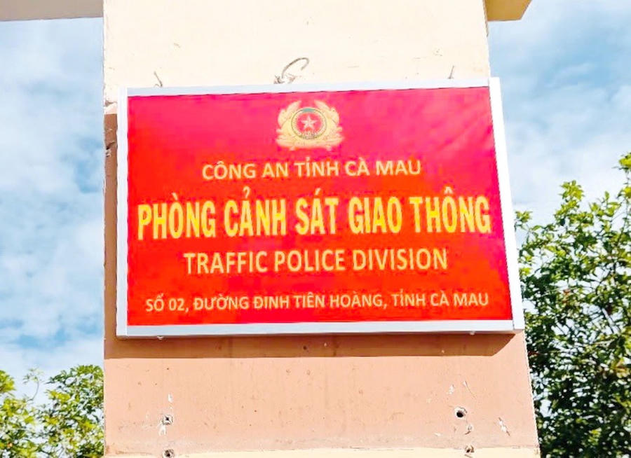 Trụ sở Phòng CSGT Công an tỉnh: Số 02, đường Đinh Tiên Hoàng, phường An Xuyên, tỉnh Cà Mau.