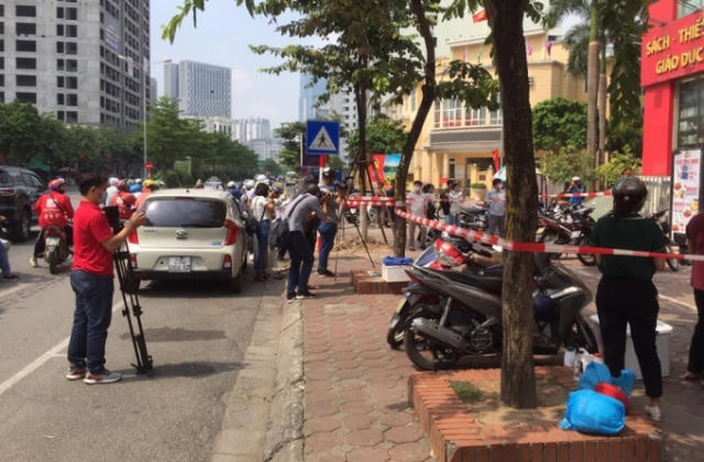 Hà Nội: Phong tỏa khu dân cư vì có trường hợp nghi nhiễm COVID-19