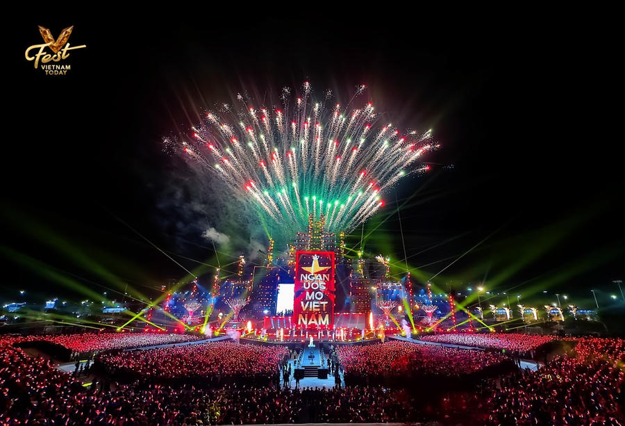 Sân khấu hoành tráng của V Fest - Vietnam Today tối ngày 20/9.