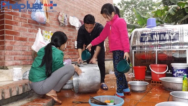 Các thành viên trong gia đình Làng trẻ em SOS đang tất bật chuẩn bị cho ngày tết.