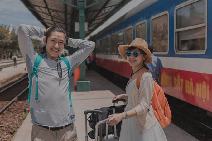 Sau 2 ngày đăng tải trên fanpage của nhiếp ảnh gia, bộ ảnh cưới của cặp đôi Paul và Olivia đã nhận được hơn 40 nghìn lượt thích cùng hàng nghìn lượt chia sẻ, bình luận, trong đó có rất nhiều 'lời có cánh' đến từ cư dân mạng Việt.