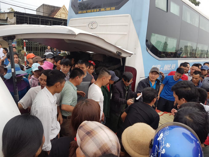 Vụ tai nạn khiến 2 người tử vong, 2 nạn nhân khác được đưa đến bệnh viện cấp cứu trong tình trạng nguy kịch.