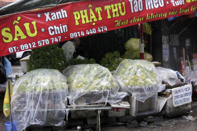 Hàng hóa được che chắn tránh nước mưa gây hư hỏng.