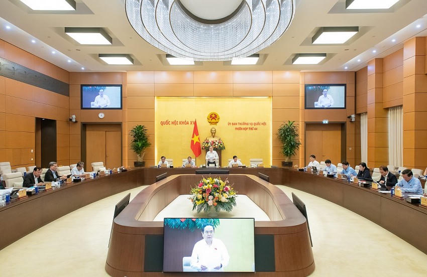 Quang cảnh phiên họp