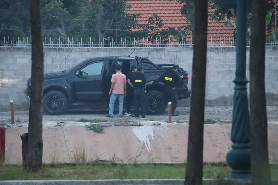 Các tổ công tác của Bộ công an và Công an Bình Thuận truy bắt băng nhóm Thảo “lụi” hồi đầu tháng 6/2023.