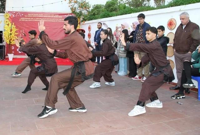 Biểu diễn các loại võ cổ truyền tại chương trình Xuân Quê hương - xuân Giáp Thìn 2024 (Ảnh: Lao động)
