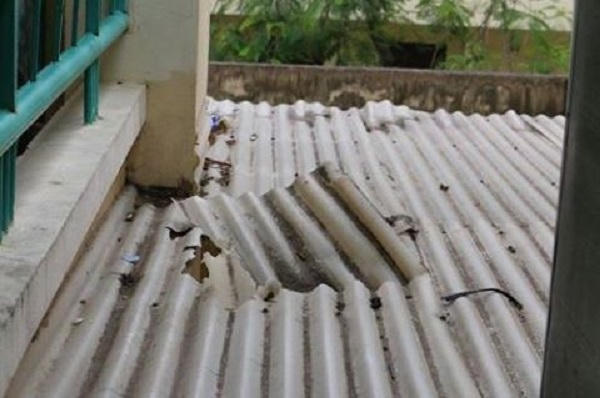 Hiện trường nơi cháu bé ngã.