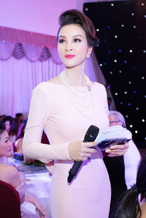 Bên cạnh vai trò diễn viên thì cô còn là một MC được nhiều khán giả yêu mến. Ảnh: internet.