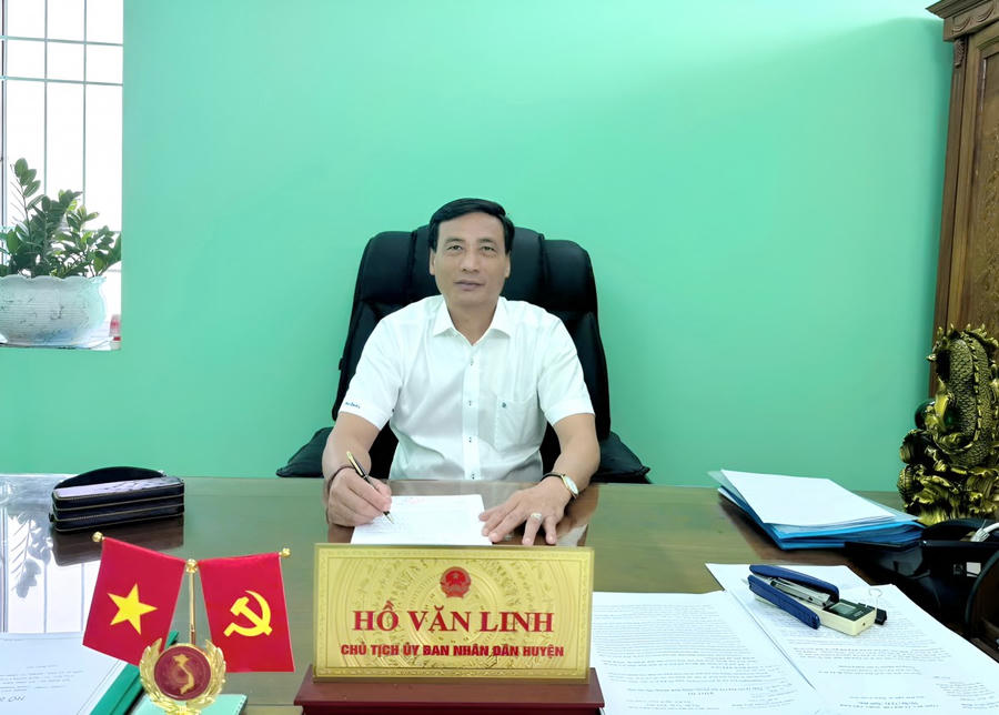 Ông Hồ Văn Linh - Phó Bí thư Huyện ủy, Chủ tịch UBND huyện Hòa Bình.