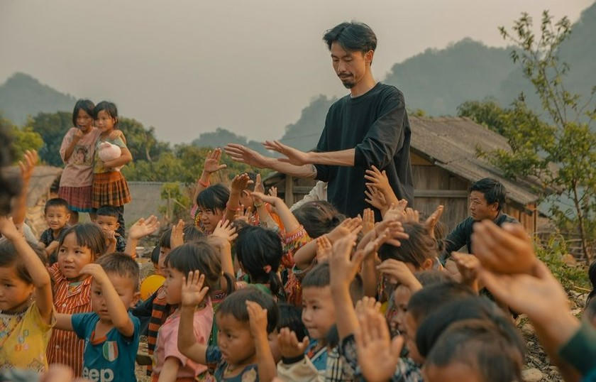 Đen Vâu trong sản phẩm âm nhạc mới ra mắt. (Ảnh: Fb Nhân vật)