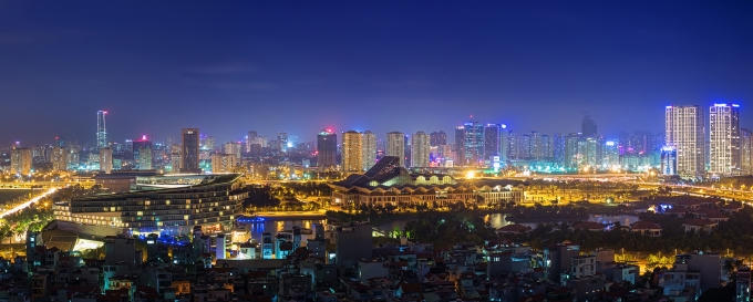 "Từ trung tâm hội nghị Quốc gia nhìn về thành phố phát triển" của tác giả Vũ Long.
